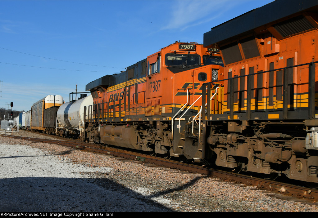 BNSF 7987 Roster shot